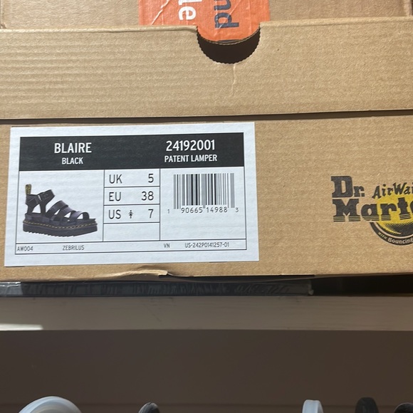 Doc Martin platform patent sandal - Picture 3 of 4